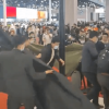 特斯拉展台疑再现维权 被黑布遮挡 到底是什么状况?(图)
