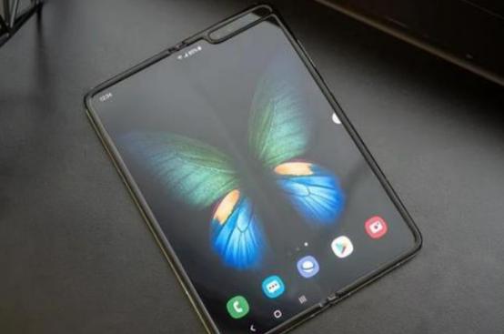 三星Galaxy Fold 2渲染揭示了可能的设计