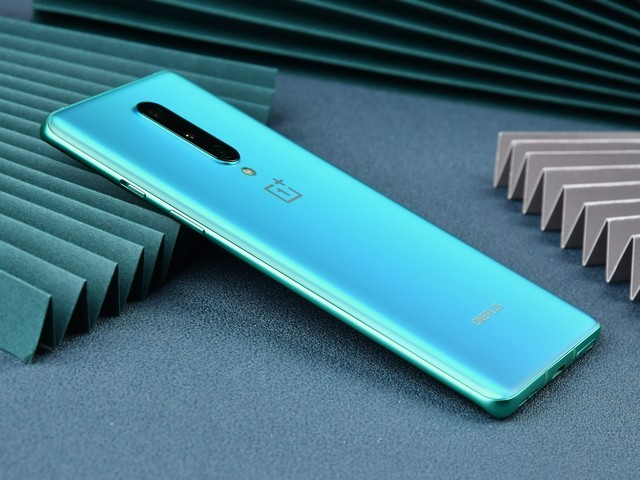 一加8评测：低调中又不失尊贵奢华感